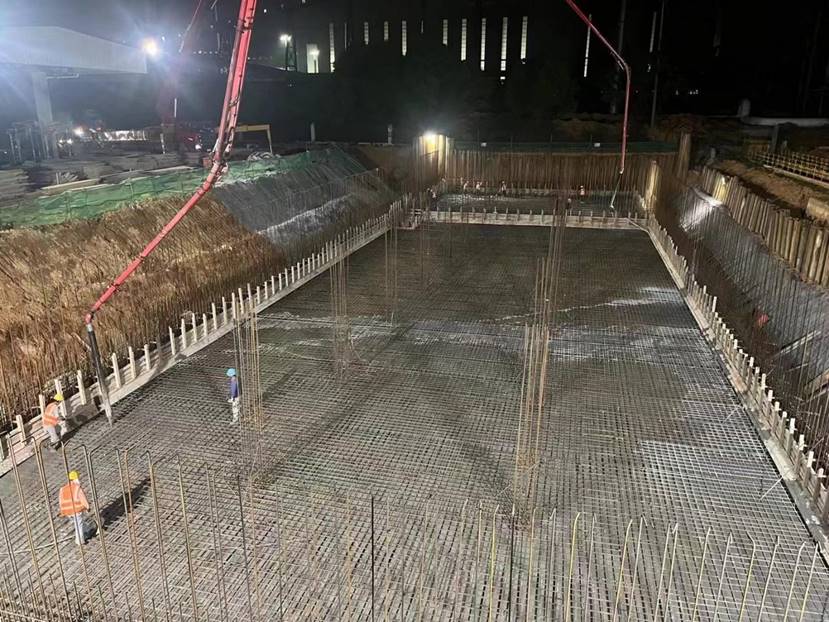 金泰化工項目完成事故水池底板混凝土澆筑任務