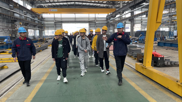 銅陵學院機械工程學院院長一行到公司參觀交流 銅陵學院機械工程學院院長一行到公司參觀交流